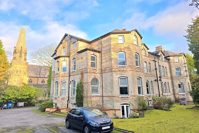 1 Bedroom Flat For Sale In Delamer Road, Bowdon, WA14