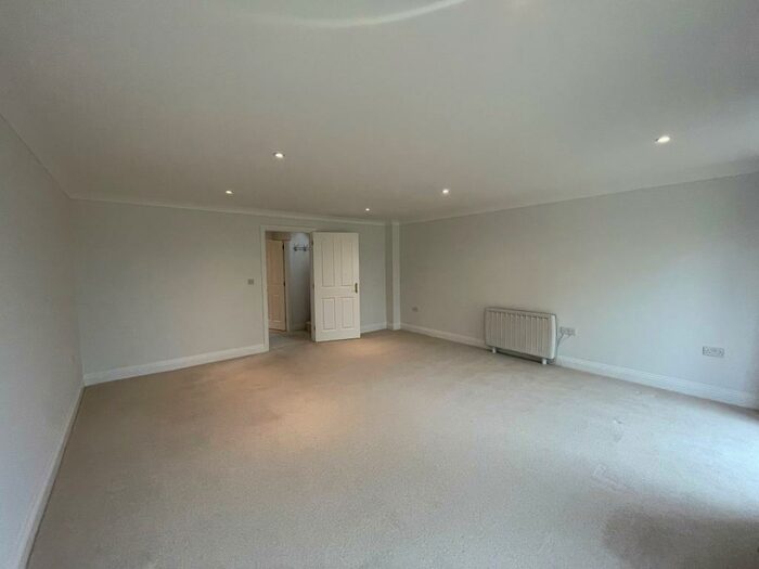 2 Bedroom Cottage To Rent In Flexford Road, North Baddesley, SO52