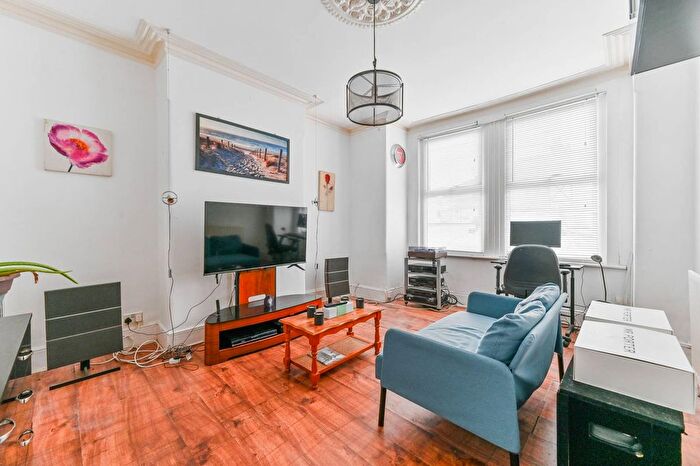 3 Bedroom End Terrace House To Rent In Thornton Heath, Croydon, Thornton Heath, CR7