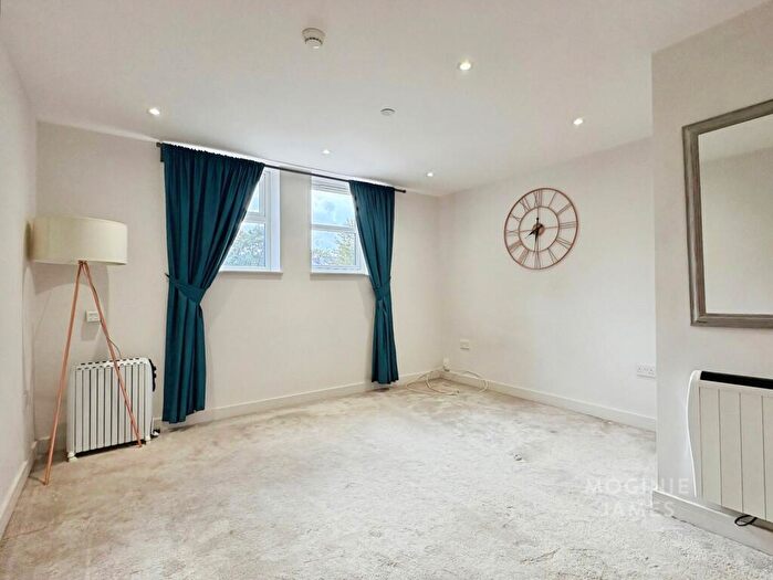 Studio To Rent In Connaught Road, Roath, Cardiff, CF24