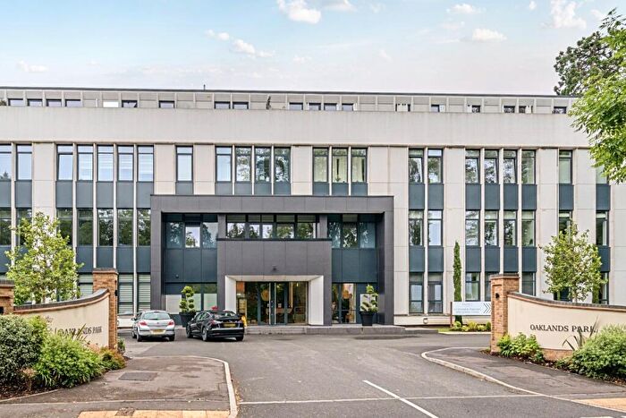 2 Bedroom Flat For Sale In Littleworth Road, Esher, KT10
