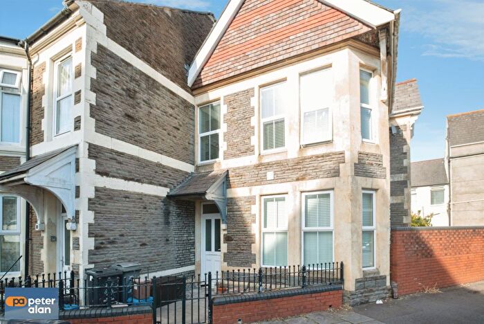 2 Bedroom Flat For Sale In Machen Place, Cardiff, CF11