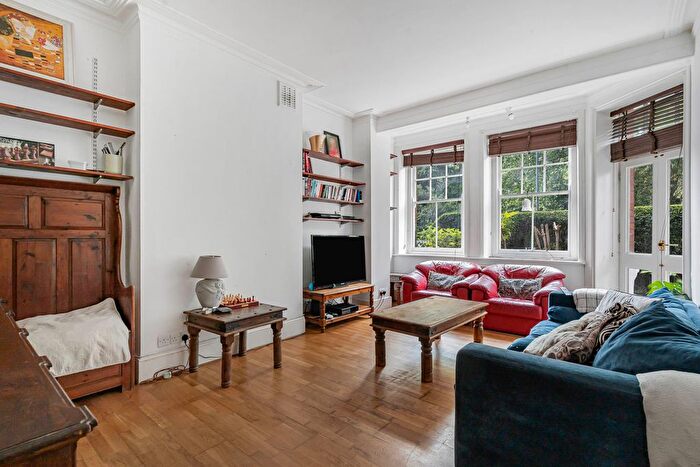 4 Bedroom Flat To Rent In Prince Of Wales Drive, Battersea, SW11