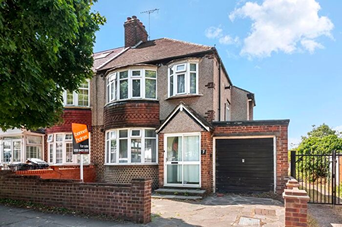 3 Bedroom End Of Terrace House For Sale In Castle Road, Northolt, UB5