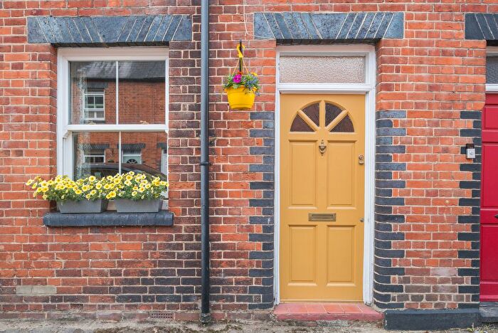 3 Bedroom Terraced House For Sale In Victoria Road, Godalming, GU7