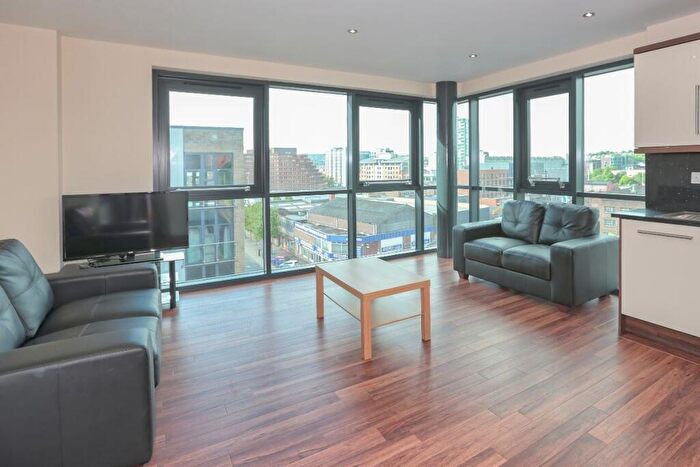 3 Bedroom Flat To Rent In Fitzwilliam Street, Sheffield, S1