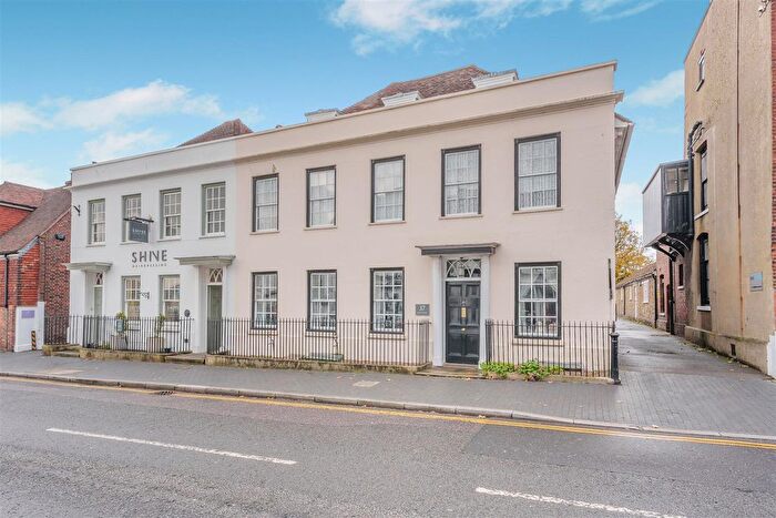 2 Bedroom Property For Sale In High Street, West Malling, ME19