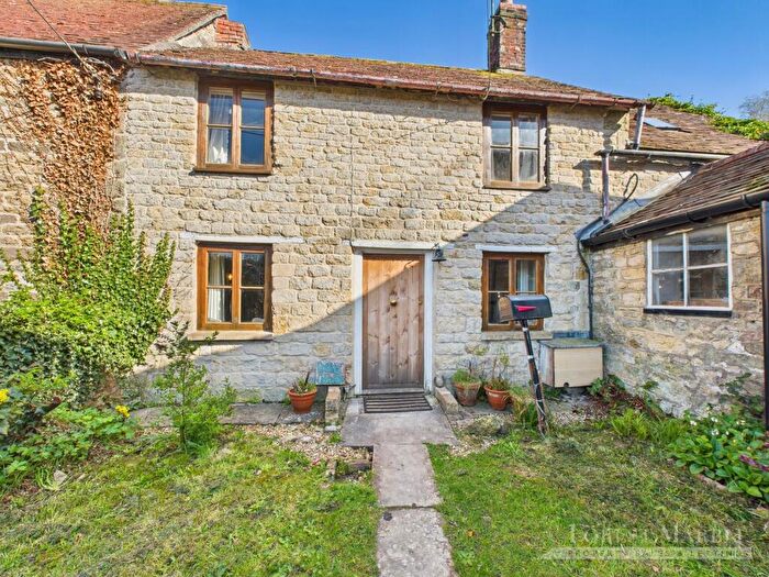 4 Bedroom End Of Terrace House For Sale In Bourton, Dorset, SP8