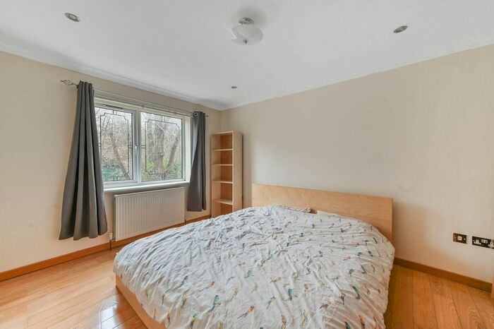 1 Bedroom Flat To Rent In Batten Street, Battersea, London, SW11