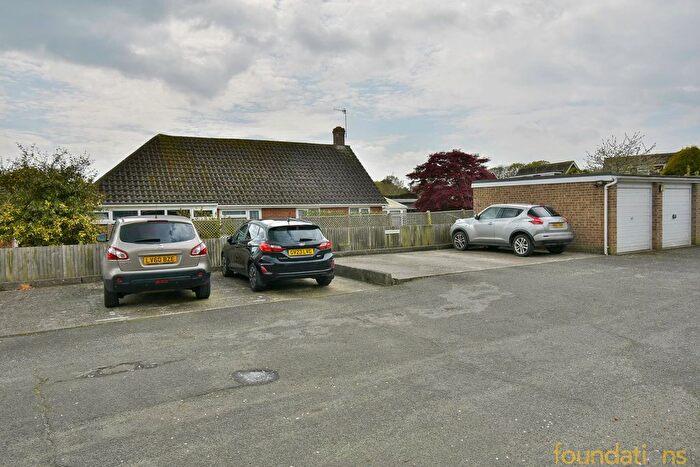 2 Bedroom Flat For Sale In Collington Lane East, Bexhill-On-Sea, TN39