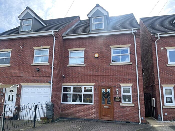 4 Bedroom Semi Detached House For Sale In Fox Field, Castle Gresley, Swadlincote, Derbyshire, DE11
