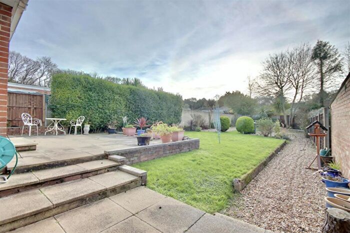 2 Bedroom Detached Bungalow For Sale In The Rise, Waterlooville, PO7