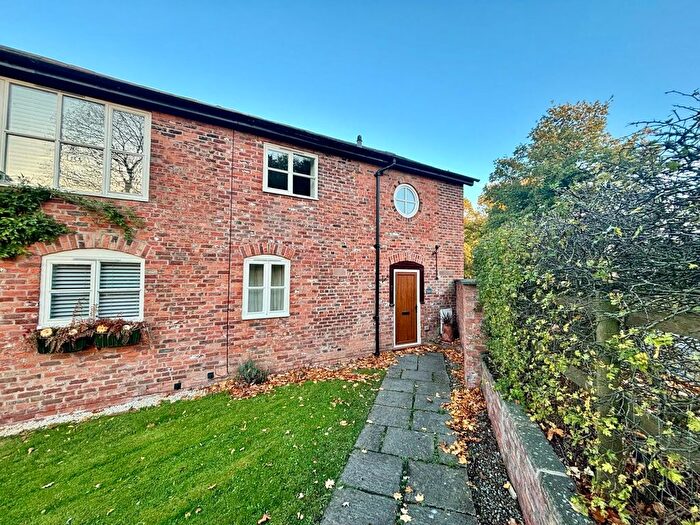 3 Bedroom Property To Rent In Darnhall, Winsford, CW7