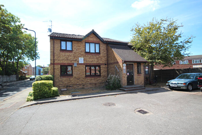 2 Bedroom Flat To Rent In Brewery Close, Sudbury, Middlesex, HA0