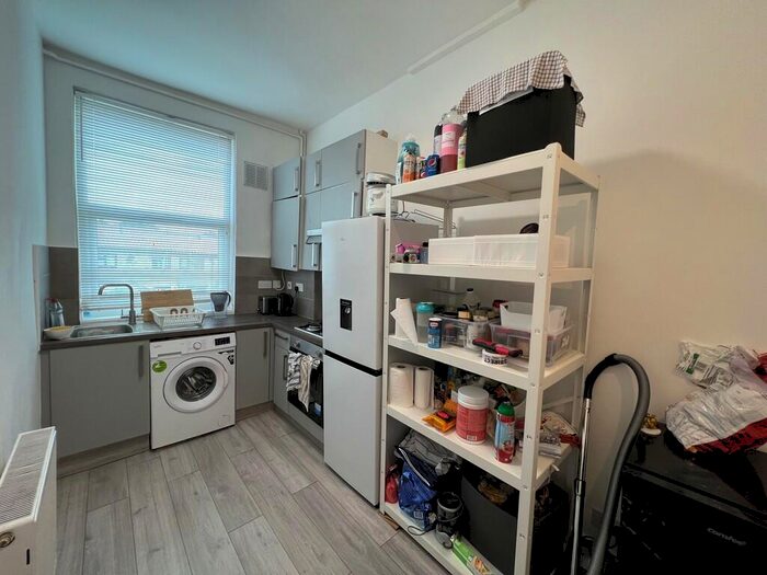 2 Bedroom Apartment To Rent In High Road, London, N15