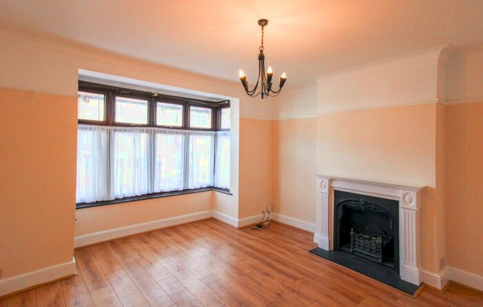 3 Bedroom Semi-Detached House To Rent In Pagehurst Road, Addiscombe, CR0