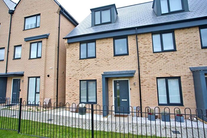 3 Bedroom End Of Terrace House For Sale In Nearne Way, Folkestone, CT20