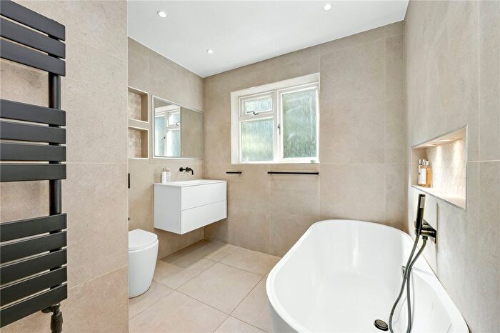 5 Bedroom Detached House To Rent In Lovelace Drive, Woking, Surrey, GU22