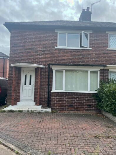 3 Bedroom Semi-Detached House To Rent In Chamberlain Avenue, , Off York Road, DN5