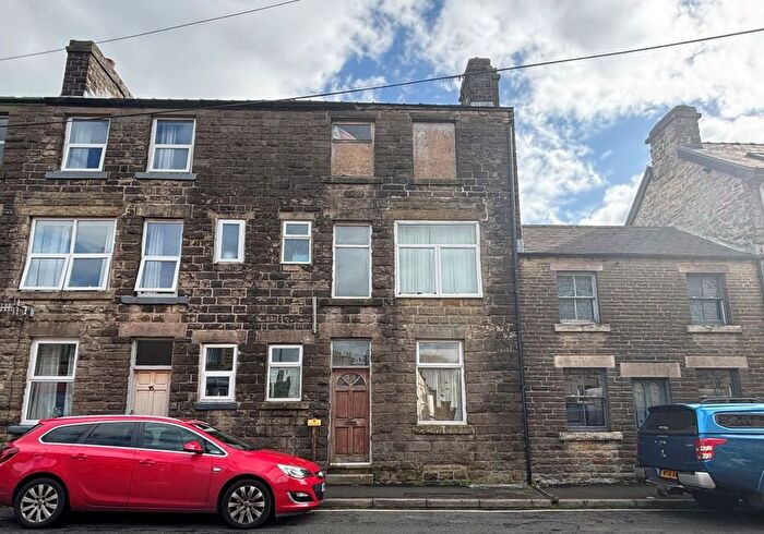 3 Bedroom Terraced House For Sale In Torr Street, Buxton, Derbyshire, SK17