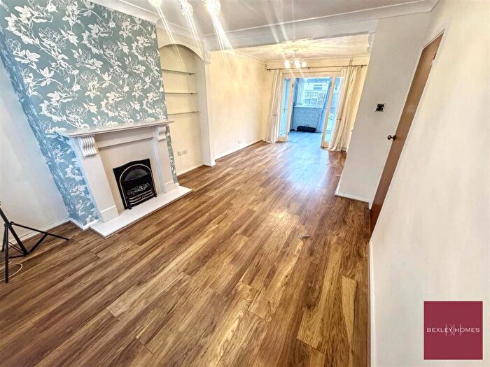 Terraced House To Rent In Norman Road, Dartford, DA1