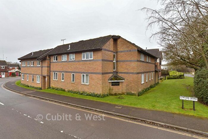 1 Bedroom Flat For Sale In Station Road, Horsham, West Sussex, RH13