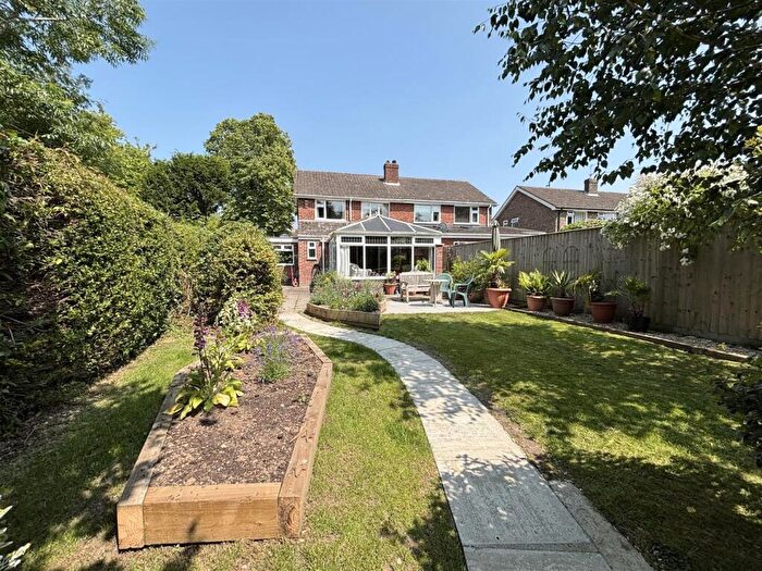 3 Bedroom Semi-Detached House For Sale In Station Road, Legbourne, LN11