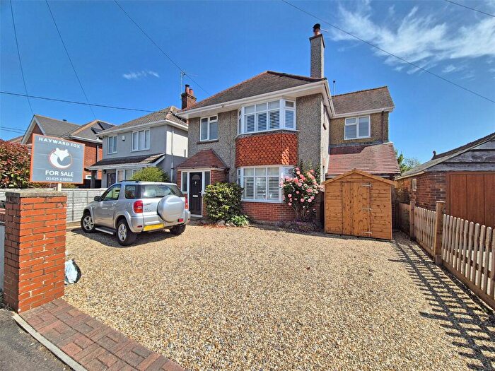 4 Bedroom Detached House For Sale In Albert Road, New Milton, Hampshire, BH25