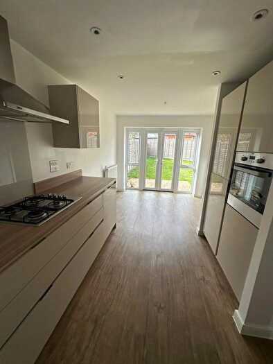 3 Bedroom Semi-Detached House To Rent In Loweswater Way, West Thurrock, RM20