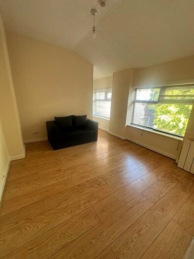 2 Bedroom Apartment To Rent In Flat, - Dumfries Street, Luton, LU1