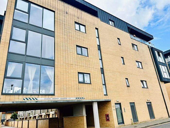 2 Bedroom Flat To Rent In Empire Way, Cardiff, CF11
