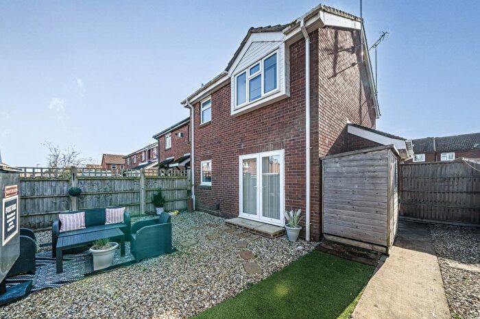 1 Bedroom End Of Terrace House For Sale In Snowdon Close, Thatcham, RG19