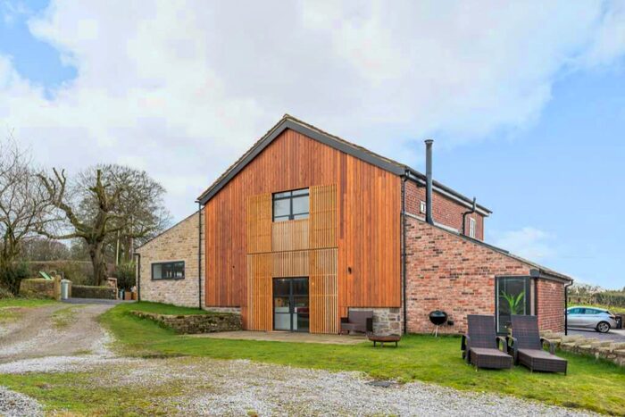 4 Bedroom Barn Conversion For Sale In Broadoak Farm, Sutton, SK11