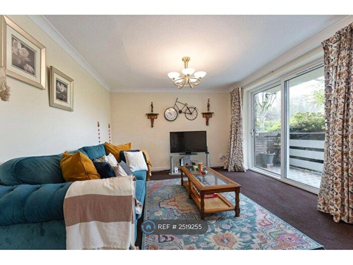 2 Bedroom Flat To Rent In Manor Park Road, Sutton, SM1