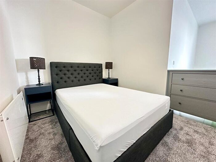 1 Bedroom Apartment To Rent In Empire House, Cardiff Bay, CF10