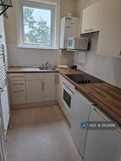 1 Bedroom Flat To Rent In Melton Road, Nottingham, NG2