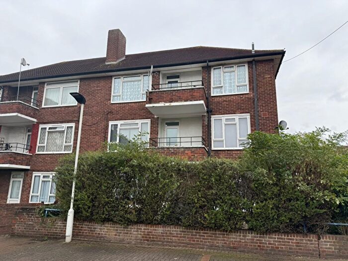 2 Bedroom Flat To Rent In Mason Close, London, E16