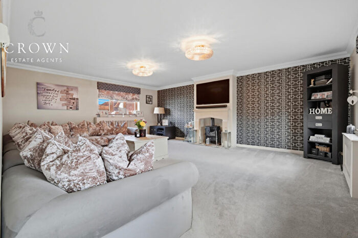 5 Bedroom Detached House For Sale In Church Road, Ramsden Bellhouse, Billericay, CM11