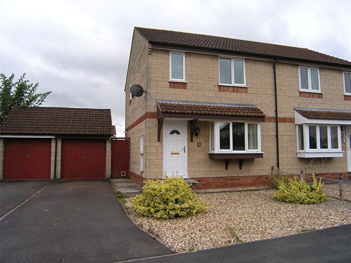 3 Bedroom Semi-Detached House To Rent In Arlington Close, Bridgwater, TA6