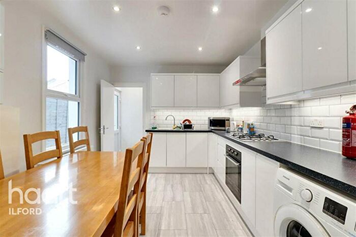 4 Bedroom Terraced House To Rent In Hazelwood Road, Walthamstow, E17