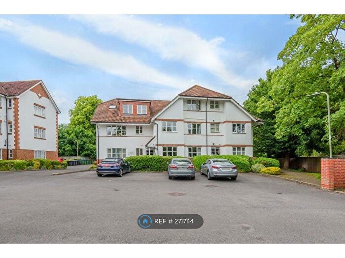 2 Bedroom Flat To Rent In Two Rivers Way, Newbury, RG14