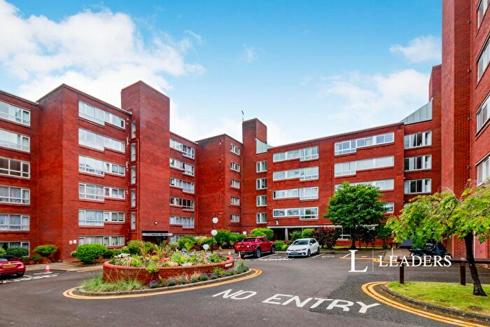 2 Bedroom Flat To Rent In Homefield Park, Sutton, SM1