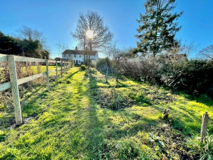 3 Bedroom Cottage For Sale In Tanfield Tye, West Hanningfield, Chelmsford, CM2