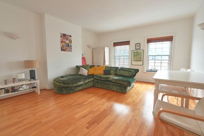 3 Bedroom Apartment To Rent In St. Johns Wood High Street, St John's Wood, London, NW8