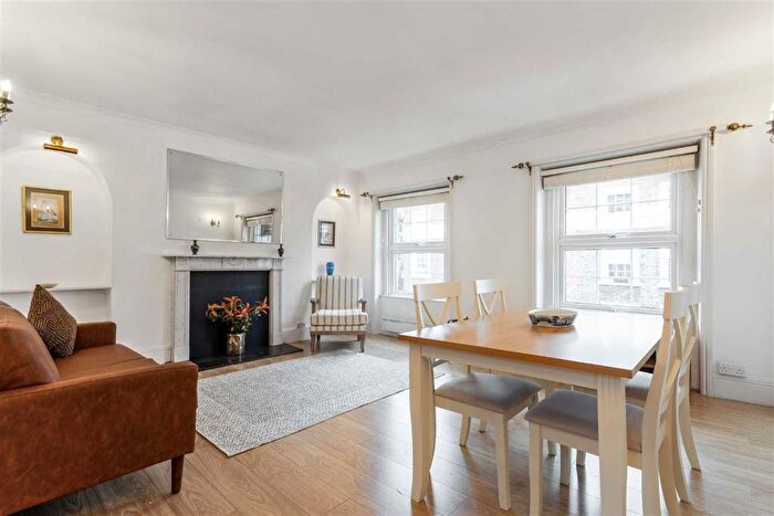 2 Bedroom Flat To Rent In Beauchamp Place, London, SW3
