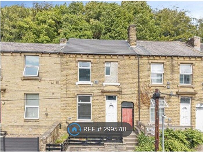 4 Bedroom Terraced House To Rent In Bankfield Road, Huddersfield, HD1