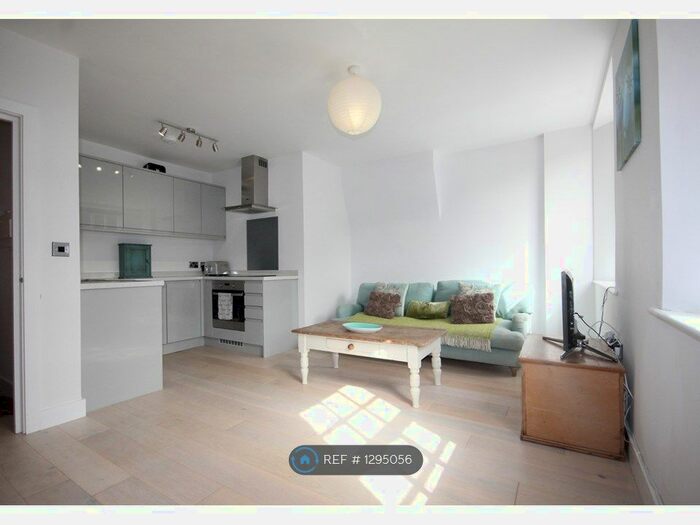 1 Bedroom Flat To Rent In High Street, Alton GU34