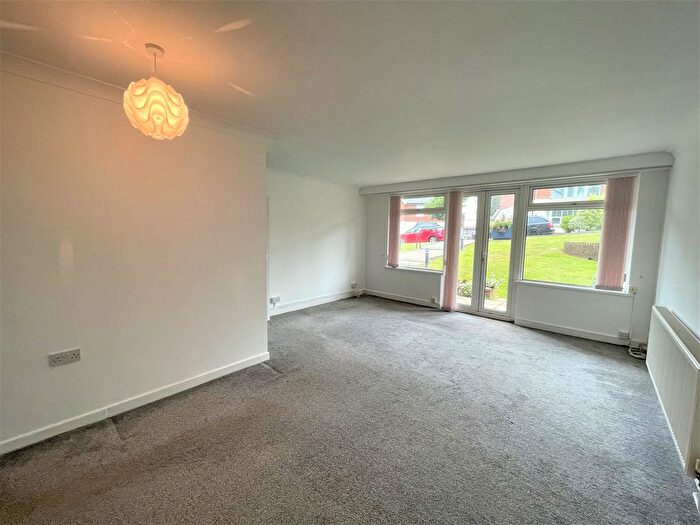 2 Bedroom Flat To Rent In Brynfield Court, Langland, Swansea, SA3