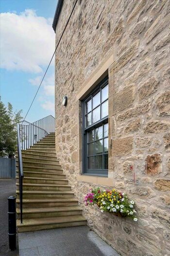 2 Bedroom Flat For Sale In Cow Wynd, Falkirk, FK1