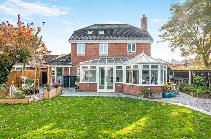 4 Bedroom Detached House For Sale In Kirk Gardens, Hounsdown, Hampshire, SO40